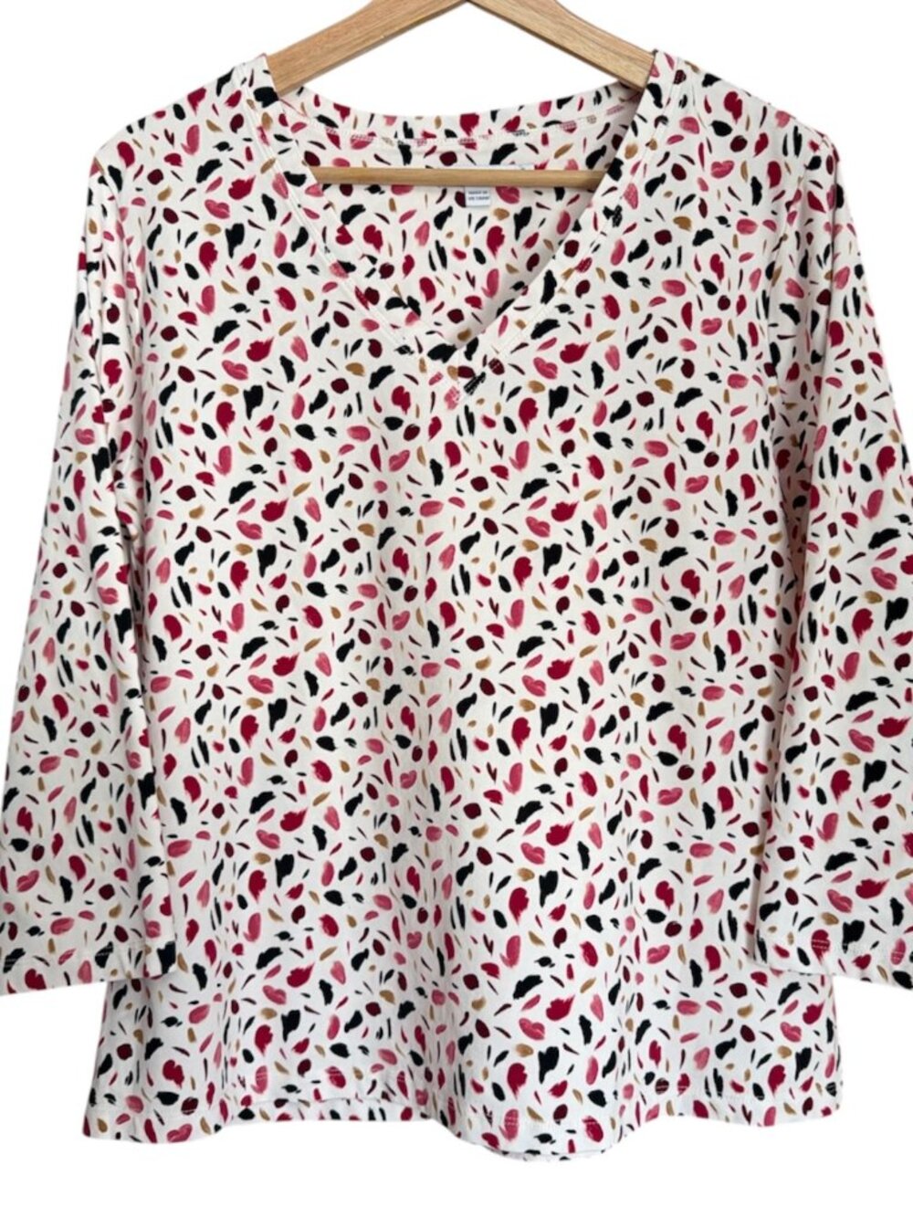 Chico's Tee Size 2 U.S. Large 3/4 Sleeve T-Shirt V-Neck